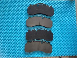 Колодки тормозные передние SHACMAN F3000