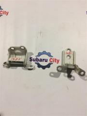 Петли двери задние правые Subaru Legacy 2003-2007 контрактная Петли двери задние правые Subaru Legacy 2003-2007
