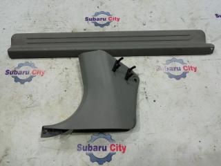 Накладка на порог салона передняя левая Subaru Forester 1999