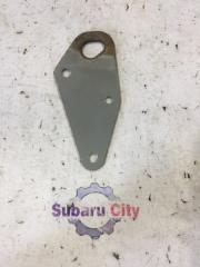 Крюк буксировочный передний Subaru Forester 2000