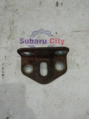 Крюк буксировочный задний левый Subaru Forester 2003