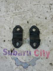Ограничитель зазора двери багажника Subaru Forester 2002