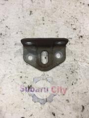 Крюк буксировочный задний Subaru Forester 2000