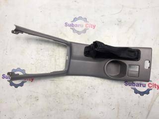 Консоль вокруг ручника Subaru Forester 2004