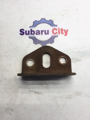 Крюк буксировочный задний левый Subaru Forester 2004