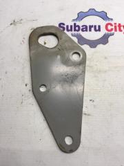 Крюк буксировочный передний Subaru Forester 2001
