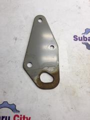 Крюк буксировочный передний Subaru Forester 2001