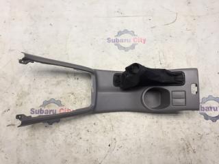 Консоль вокруг ручника Subaru Forester 2004