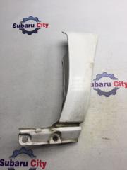 Молдинг на крыло передний правый Subaru Forester 1998