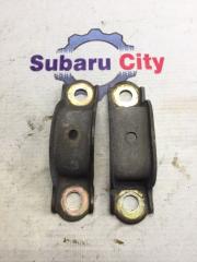 Крепление рулевой рейки Subaru Forester 1998
