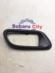 Пластик вокруг ручки салона правый Subaru Forester 2004