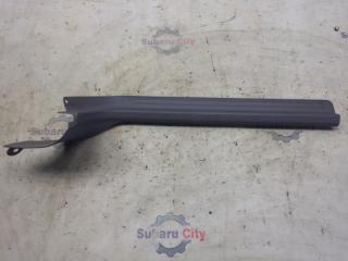 Накладка на порог салона передняя правая Subaru Forester 2004
