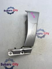 Молдинг на крыло передний правый Subaru Forester 1998