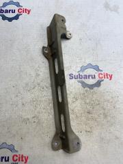 Крепление переднего крыла правое Subaru Legacy 2004 контрактная Крепление переднего крыла правое Subaru Legacy 2004