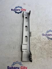 Крепление переднего крыла правое Subaru Legacy 2003 контрактная Крепление переднего крыла правое Subaru Legacy 2003