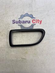 Пластик вокруг ручки салона левый Subaru Legacy 2001