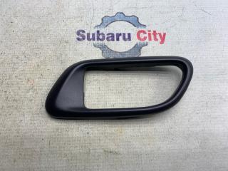 Фото запчасти пластик вокруг ручки салона левый Subaru Forester 2002 контрактная запчасть Запчасть пластик вокруг ручки салона левый Subaru Forester 2002