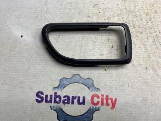 Пластик вокруг ручки салона правый Subaru Legacy 2001