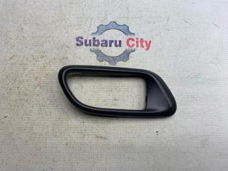 Фото запчасти пластик вокруг ручки салона правый Subaru Forester 2004 контрактная запчасть Запчасть пластик вокруг ручки салона правый Subaru Forester 2004