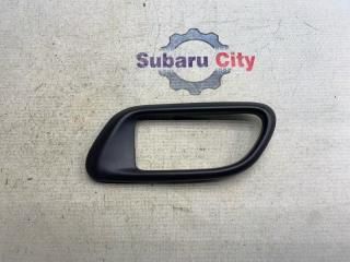 Фото запчасти пластик вокруг ручки салона левый Subaru Forester 2002 контрактная запчасть Запчасть пластик вокруг ручки салона левый Subaru Forester 2002