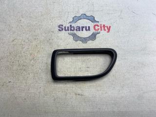 Запчасть пластик вокруг ручки салона левый Subaru Legacy 2001