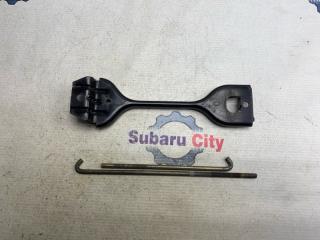 Крепление аккумулятора Subaru Legacy 2004