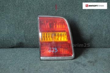 Запчасть вставка между стопов задняя левая Toyota CROWN 2001