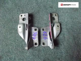 Кронштейн капота передний Nissan WINGROAD 2001