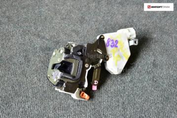 Замок двери задний правый Nissan R'NESSA 1997