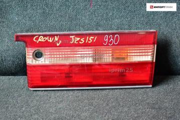 Запчасть вставка между стопов задняя правая Toyota CROWN 1997