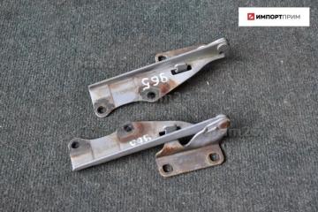 Кронштейн капота Nissan PRIMERA 1997