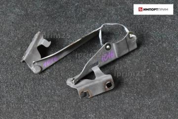 Кронштейн капота Nissan PRIMERA 1997