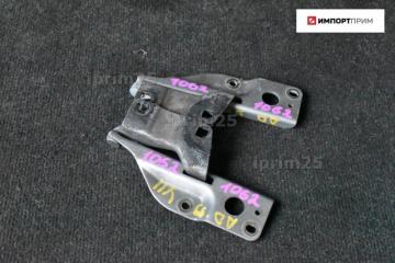 Кронштейн капота Nissan AD