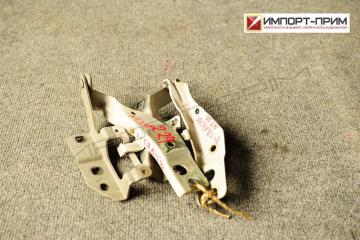 Кронштейн капота Nissan X-TRAIL 2000