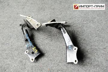 Запчасть кронштейн капота Nissan SERENA 2005