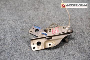 Кронштейн капота Nissan WINGROAD 1999