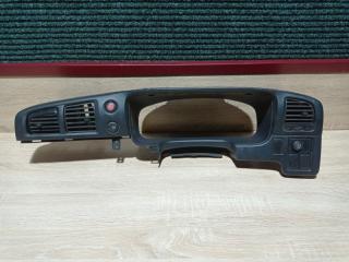 Консоль Nissan EXPERT 1999