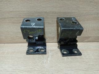 Запчасть петли на дверь задние правые Bmw X5 2005