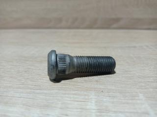Шпилька колесная