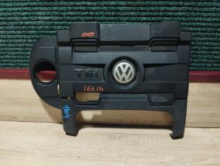 Пластиковая крышка на двс Volkswagen GOLF 2012