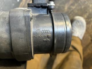 Корпус воздушного фильтра AUDI Q3 8UB CPS 06J906461D 2 ракурс