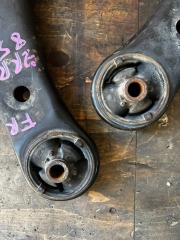 Рычаг передний TOYOTA VOXY, NOAH, ESQUIRE ZRR80G, ZRR80, ZRR80W, ZRR85, ZRR85G, ZRR85W 3ZR-FAE SET/ PARA 3 ракурс