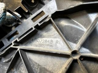 Крепление бампера правое переднее AUDI Q7 4LB CJTC 4L0807284 3 ракурс