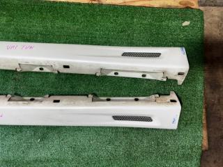 Порог TOYOTA KLUGER V MCU25W, MCU20W, ACU25W, ACU20W 1MZ-FE 2 ракурс Порог TOYOTA KLUGER V MCU25W, MCU20W, ACU25W, ACU20W 1MZ-FE 2 ракурс