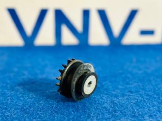 Запчасть кронштейн бампера передний Mercedes-Benz M-Class 2005