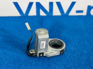 Запчасть моторчик складывания зеркала правый Volkswagen Passat 2013