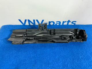 Запчасть кронштейн радиатора правый BMW 3-Series 2008