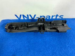 Запчасть кронштейн радиатора левый BMW 3-Series 2008