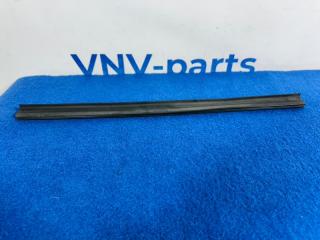 Запчасть уплотнительная резинка капота BMW 3-Series 2008