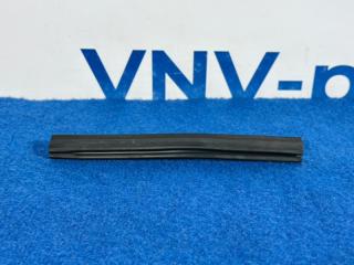 Запчасть уплотнительная резинка капота BMW 3-Series 2008